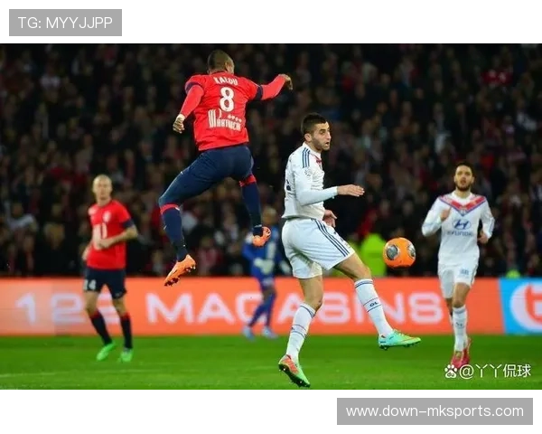 里昂迎战里尔,欧冠资格争夺战前夕战术演练 里昂迎战里尔,欧冠资格争夺战前夕战术演练